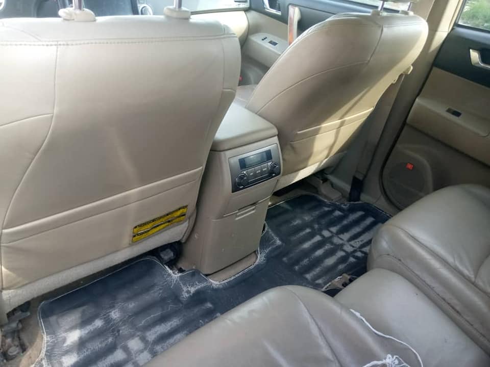 A picture of Toyota Highlander 2009 model V6 limited edition