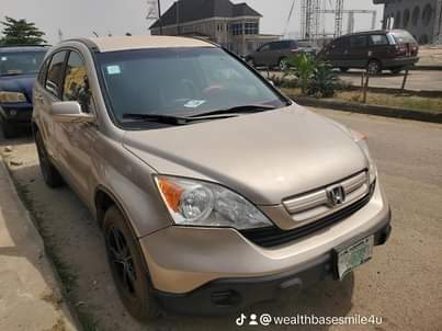 A picture of Honda crv 08
