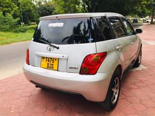 A picture of TOYOTA IST