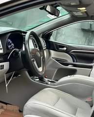 A picture of 2016 Toyota Highlander LIMITED Full Option Leather Seats Panoramic Sunroof