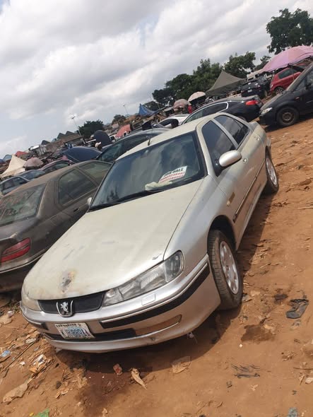 A picture of Peugeot 406 Salon