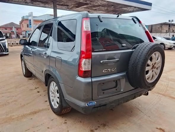 A picture of 2005 Honda CR V