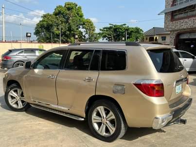 A picture of Toyota Highlander
