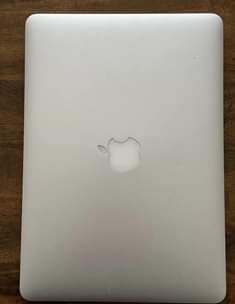A picture of Apple MacBook pro Retina 2015 core i5 Ram 8GB SSD