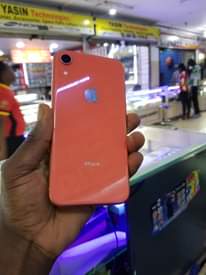 A picture of iPhone Xr 128GB 0753764650 550K