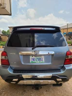 A picture of Highly maintained Highlander 2005 for sale first body nothing to