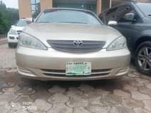 A picture of 2004 TOYOTA CAMRY 