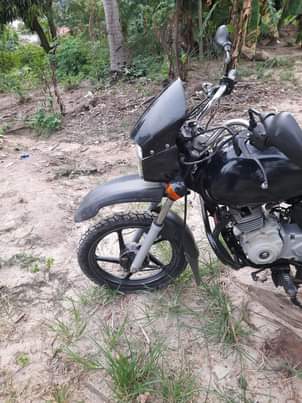 A picture of Bm x125 inauzwa