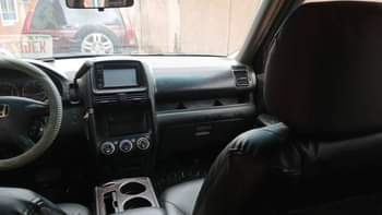 A picture of Honda crv is available for sale 2005 model Nigeria used