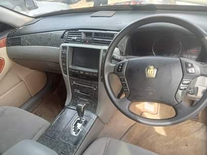 A picture of Toyota crown