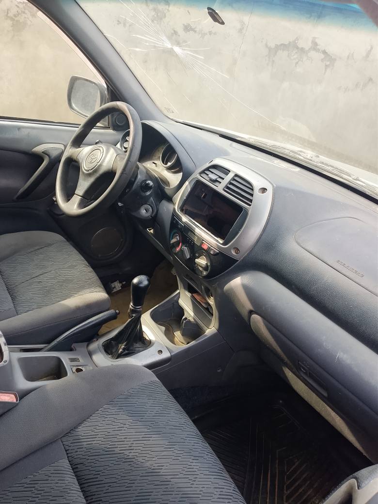 A picture of Toyota RAV4 2003 model Manual transmission