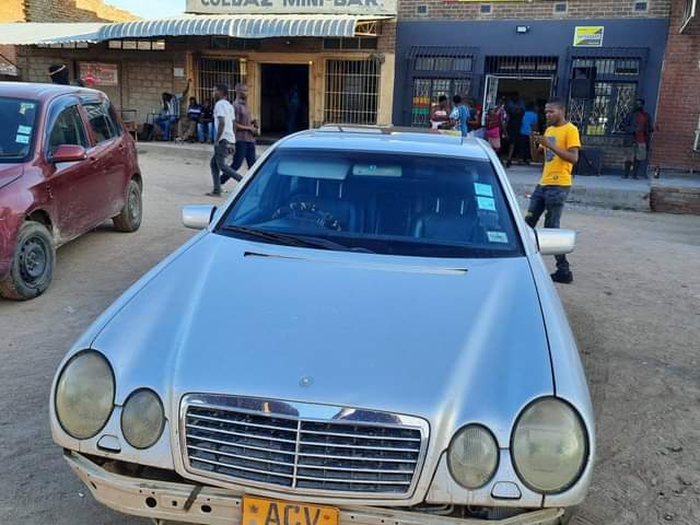 classifieds/cars mercedes