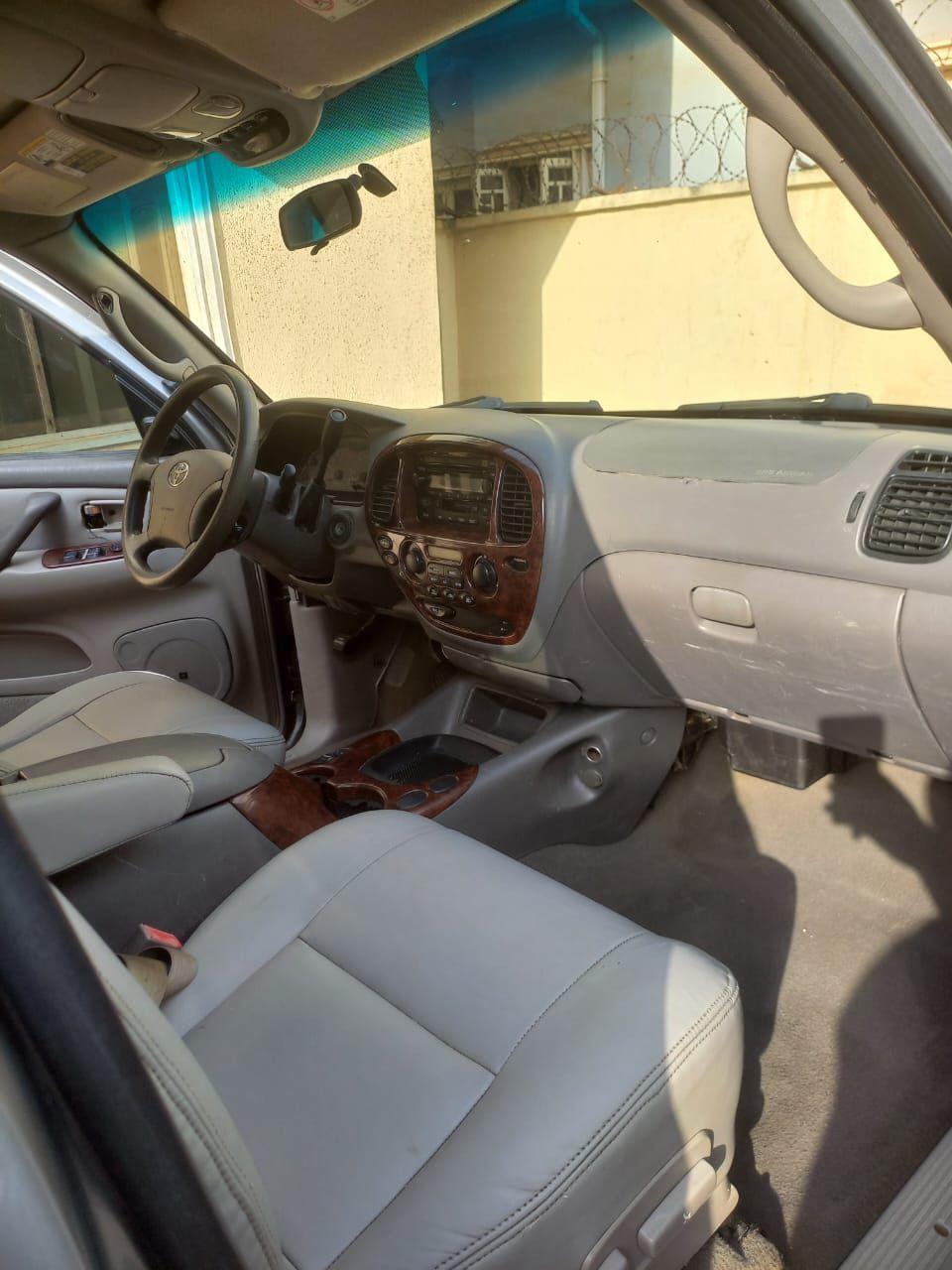 A picture of 2005 Toyota sequoia