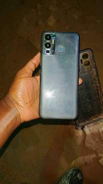 A picture of Infinix hot 12play