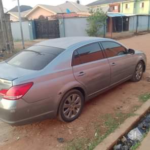 A picture of Toyota Avalon 2006 model Toks standard buy and drive Engine