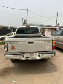A picture of 2004 Toyota Tacoma