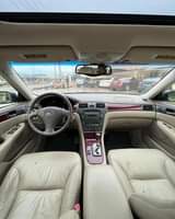 A picture of Lexus es330