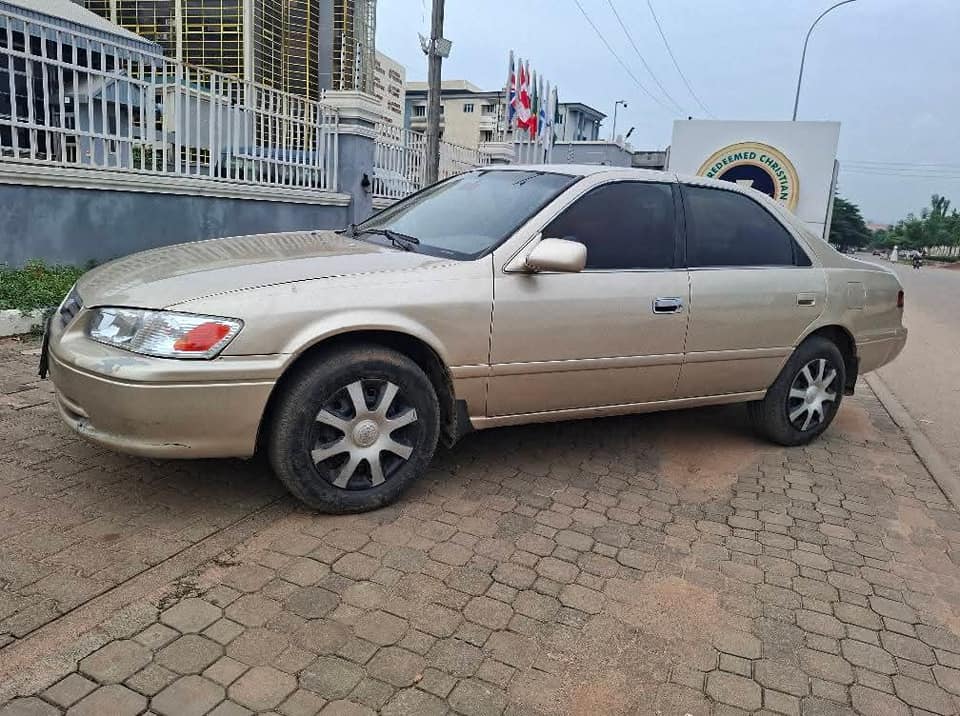 A picture of 2002 Camry Pencil Light