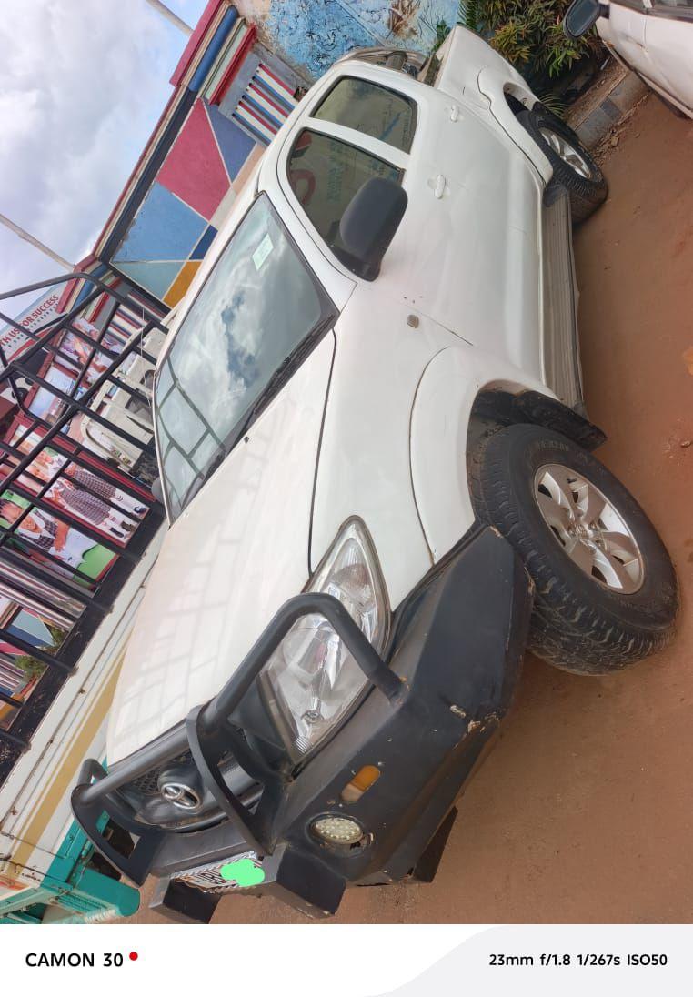 A picture of HILUX DOUBLE CABINE 2010