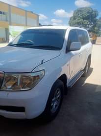 A picture of LANDCRUISER V8
