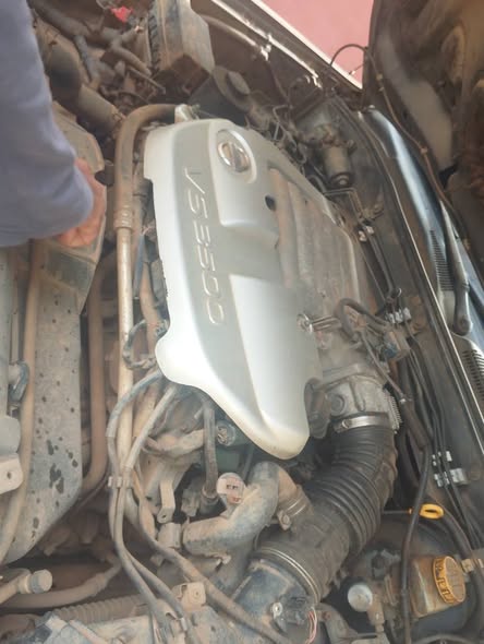 A picture of Nissan with automatic transmission and Auxiliary