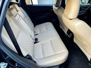 A picture of TOYOTA HARRIER