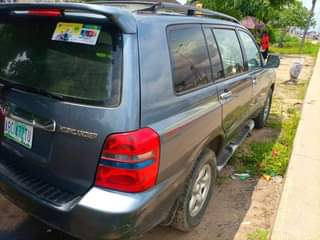 A picture of Toyota Highlander V6 2004