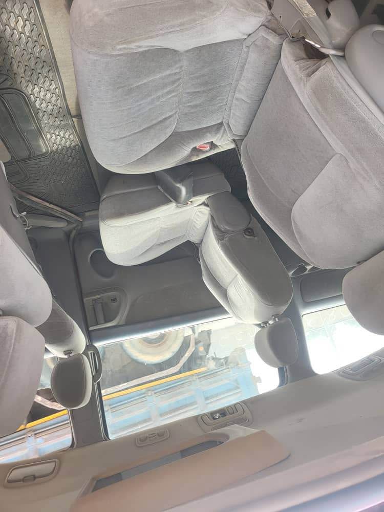 A picture of Toyota Sienna 2005