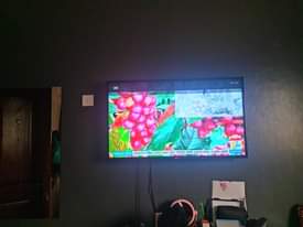A picture of 5 months used LG 43 TV on sale