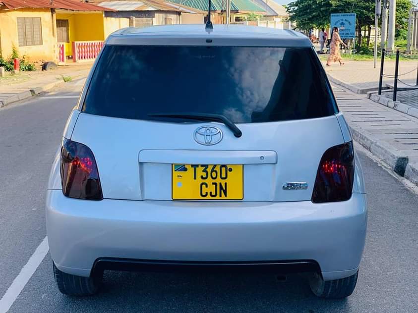 A picture of TOYOTA IST NAMBA C PIGA 255 714 550 592