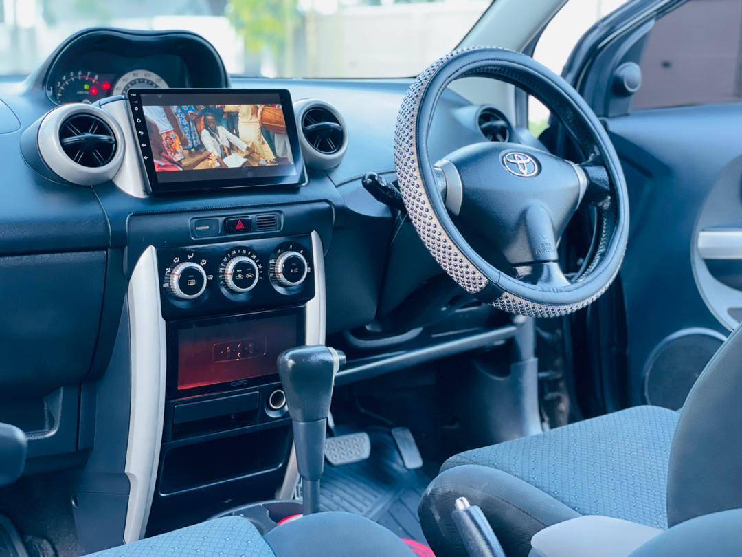 A picture of TOYOTA I.S.T