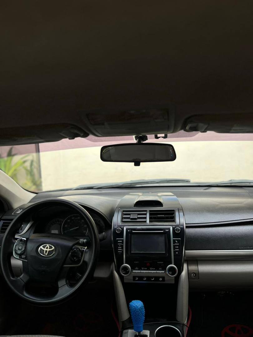 A picture of Toyota Camry 2012