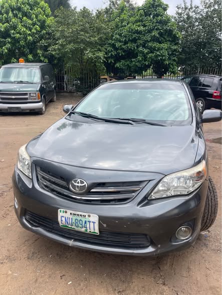A picture of Sharp 2012 Toyota Corolla 7 6m
