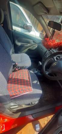 A picture of Toyota vitz UGX 10 000 000