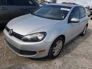 A picture of Volkswagen Golf 5 Leather ONLY 550 000 Naira Make Volkswagen