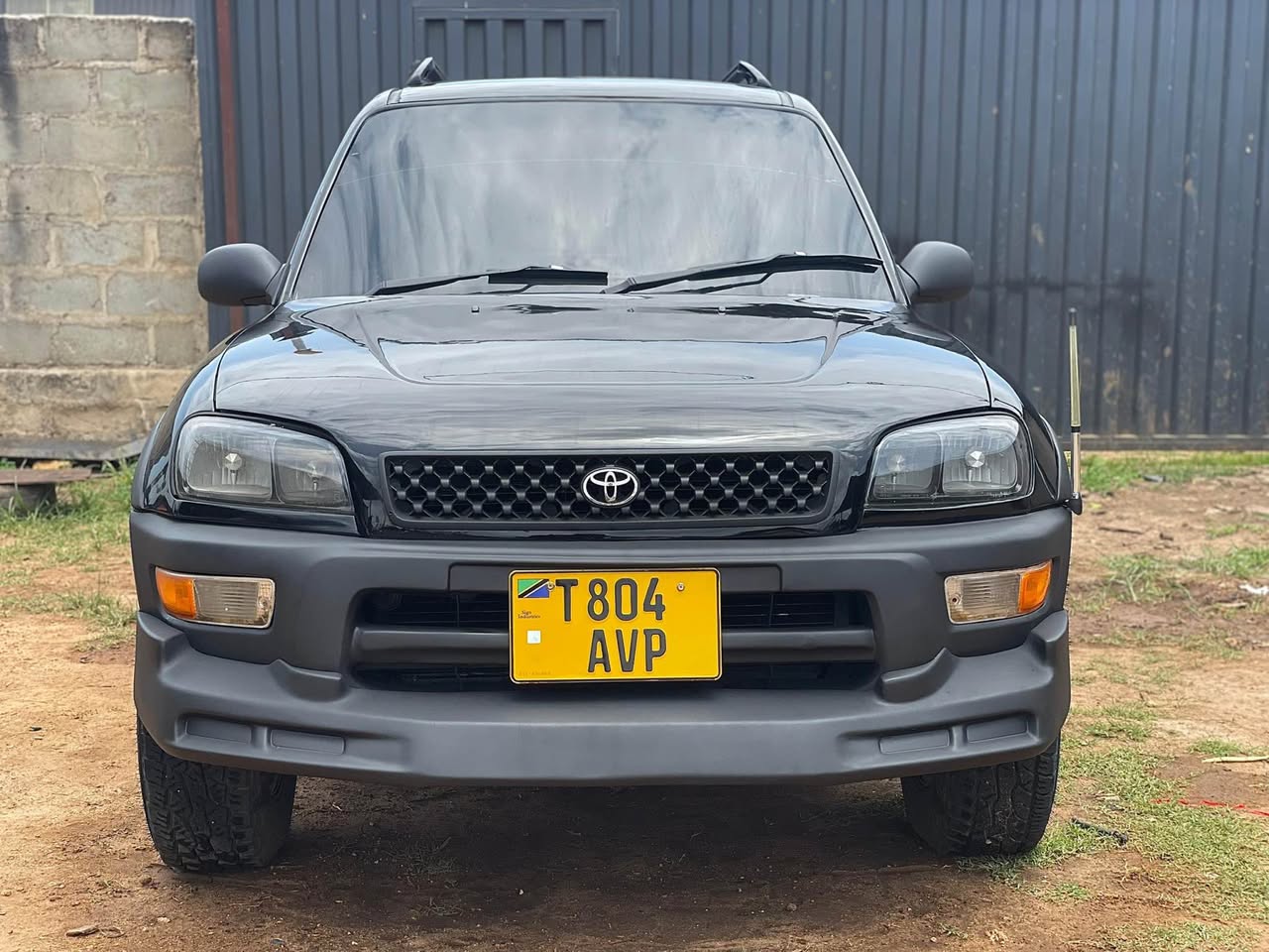 A picture of TOYOTA RAV 4 OLD MODEL