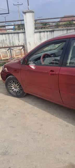 A picture of 2004 TOYOTA COROLLA Baked on first body Buy nd Travel
