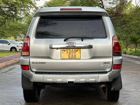A picture of Toyota SURF Model 2004 Silver metallic Engene 2TR Petrol Cc