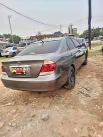 A picture of 2004 Toyota Camry Saloon