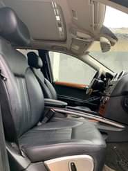 A picture of 2006 registered Mercedes benz ml350 first body 6 8m 08130010524
