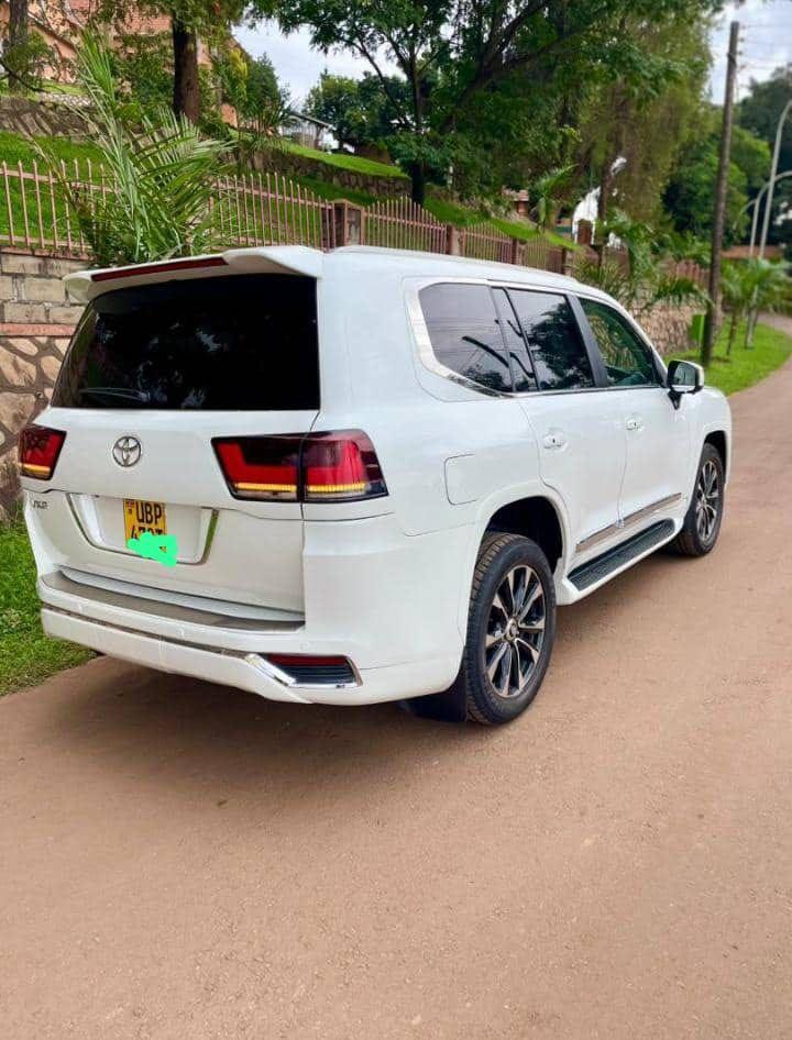 A picture of LANDCRUISER ON SALE