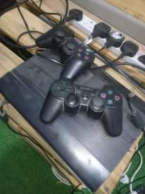 A picture of PS 4 na PS 3