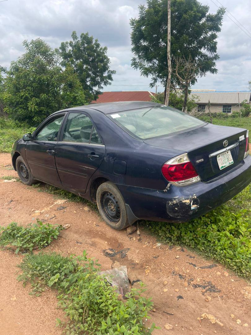A picture of Camry 06 big daddy