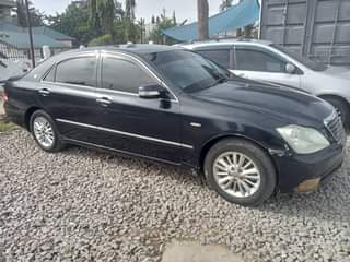 A picture of Toyota crown
