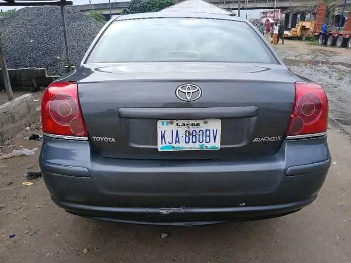 A picture of 2006 Toyota Avensis