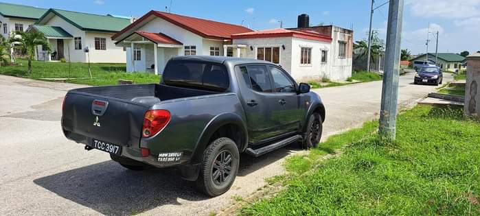 mitsubishi sportero