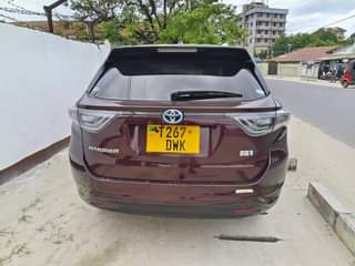 A picture of Toyota harrier Anaconda