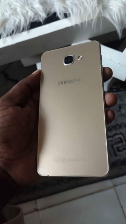 A picture of Samsung A9