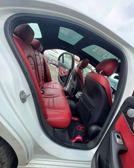 A picture of Mercedes Benz C400 2016 model