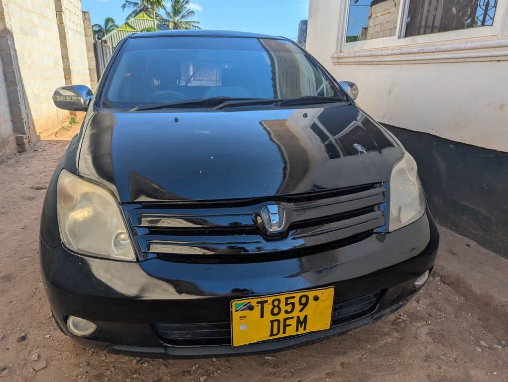 A picture of Toyota Ist